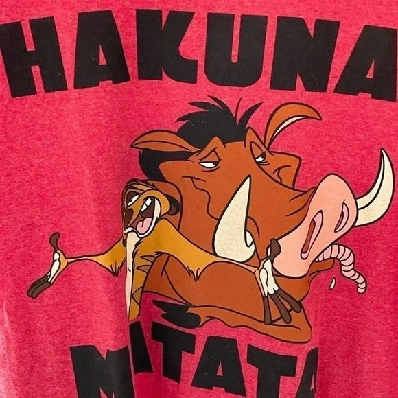 Disney Hakuna Matata Red Short Sleeved Shirt Sz Medium - Picture 2 of 5